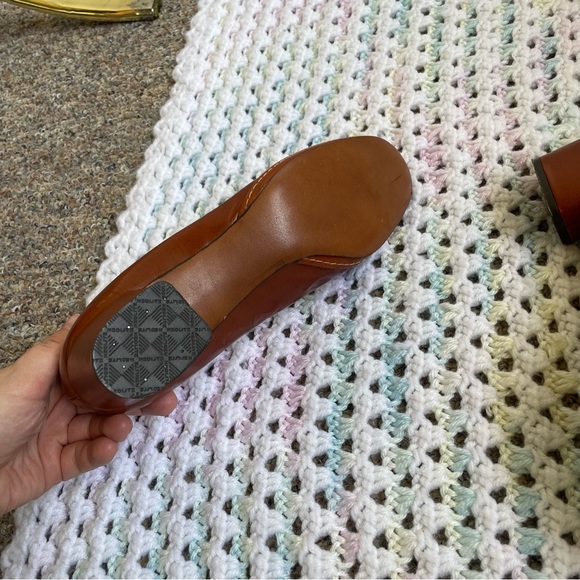 *SOLD* Vintage Hold Renfrew Pumps - Picture 10 of 11